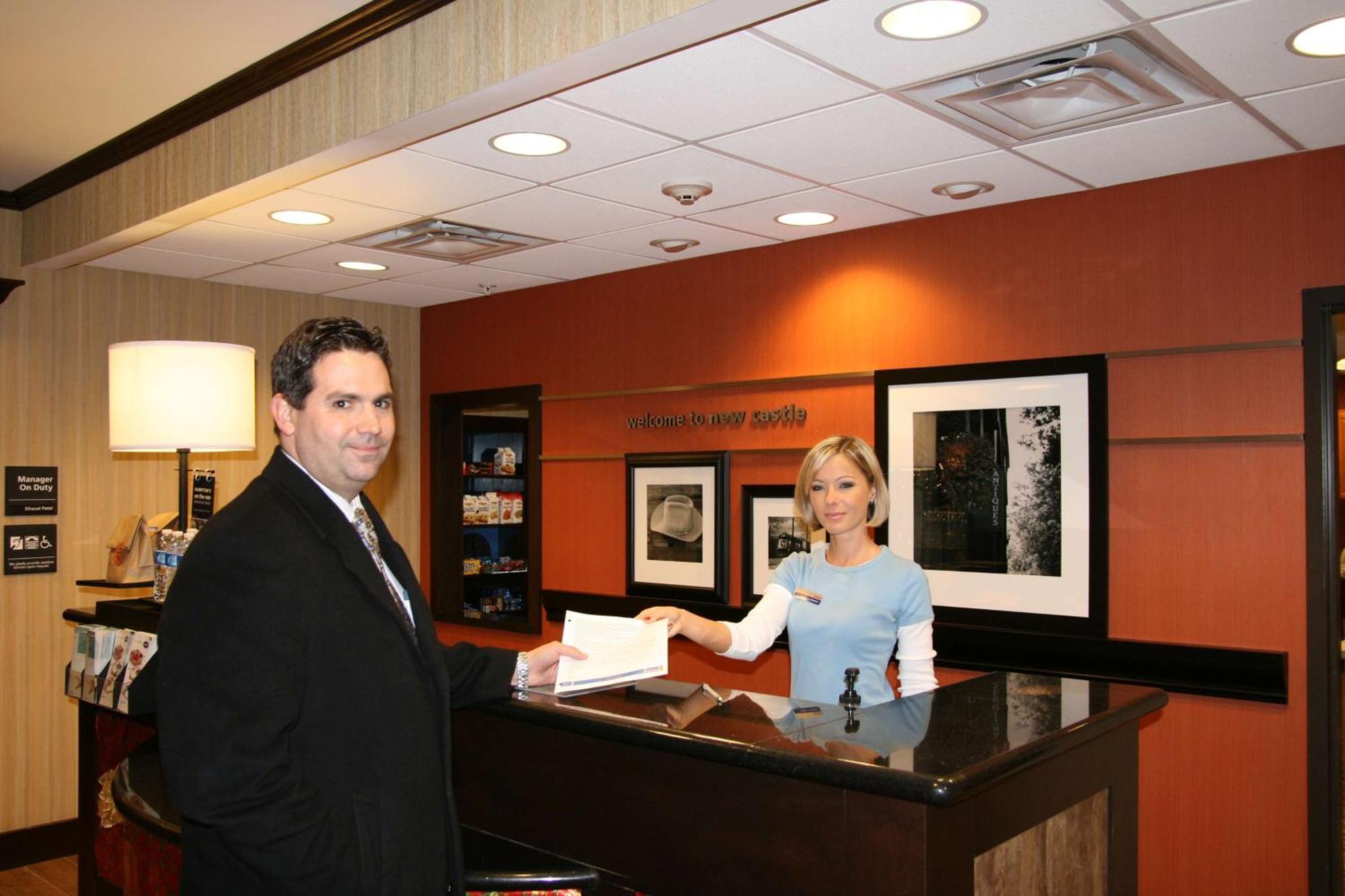 Hampton Inn & Suites New Castle, Pa Интерьер фото
