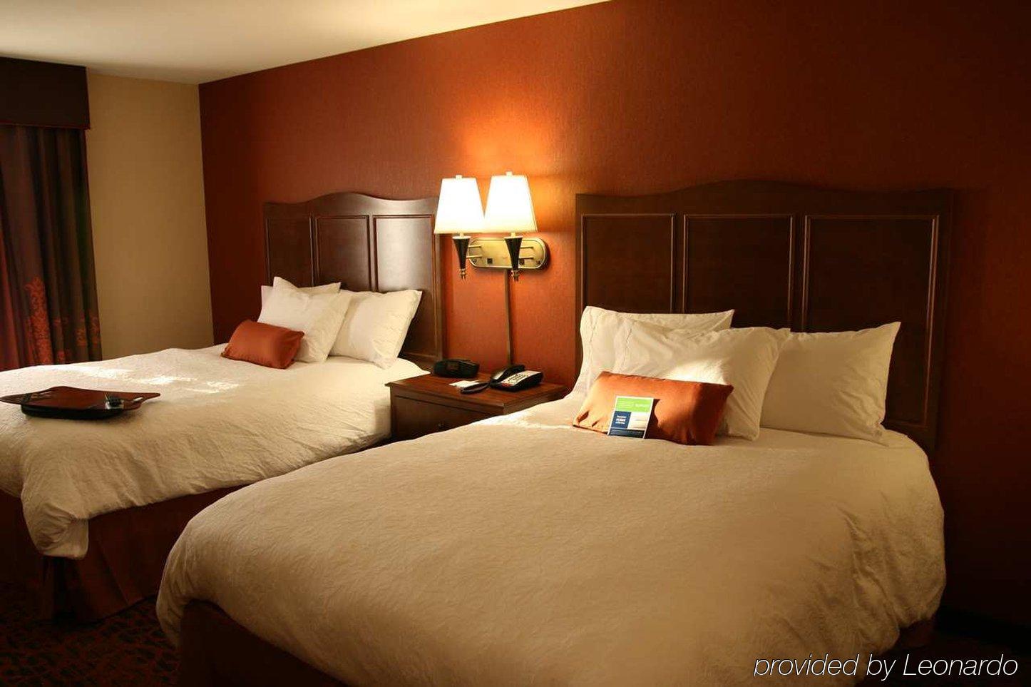 Hampton Inn & Suites New Castle, Pa Номер фото