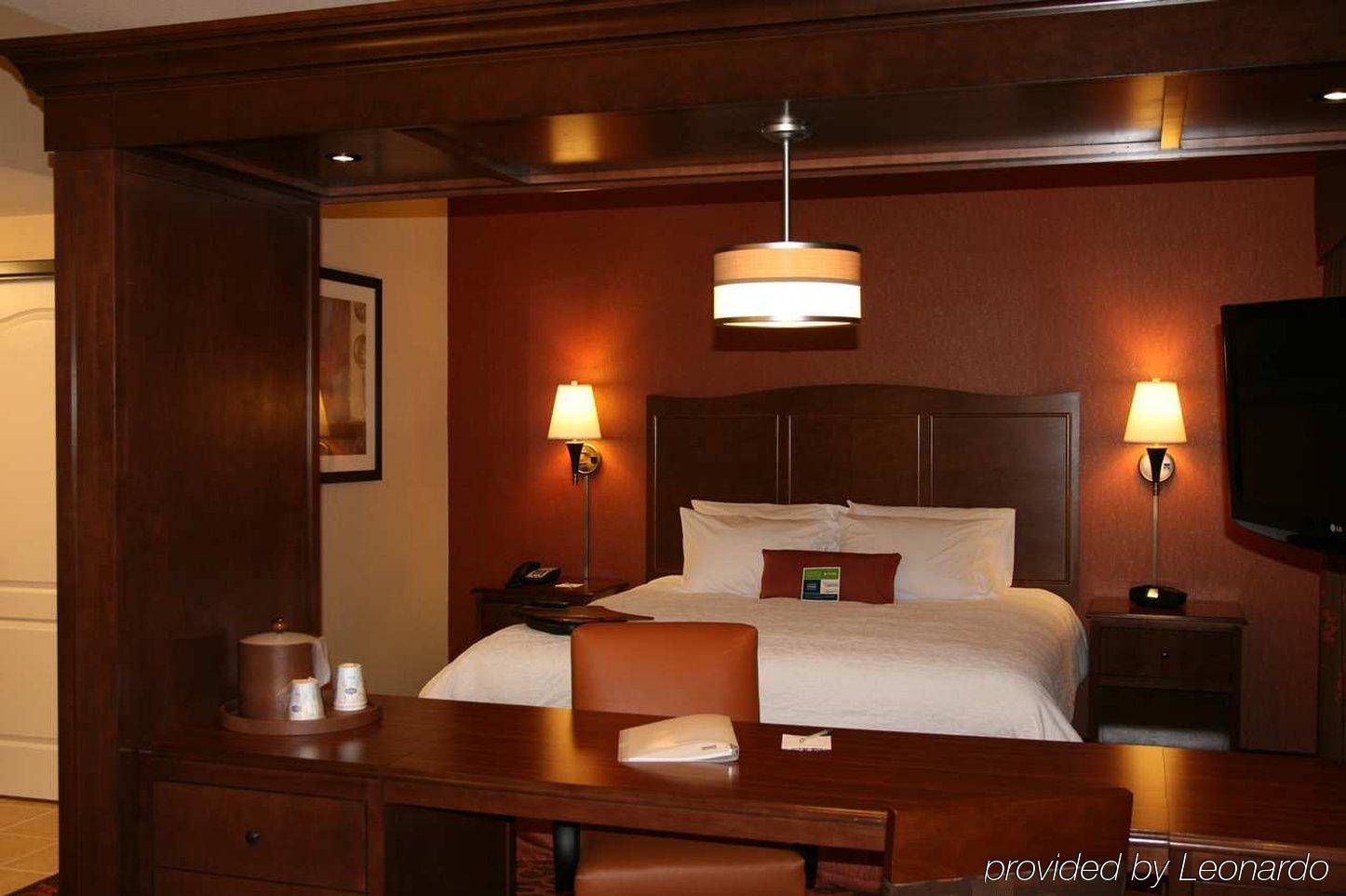 Hampton Inn & Suites New Castle, Pa Номер фото