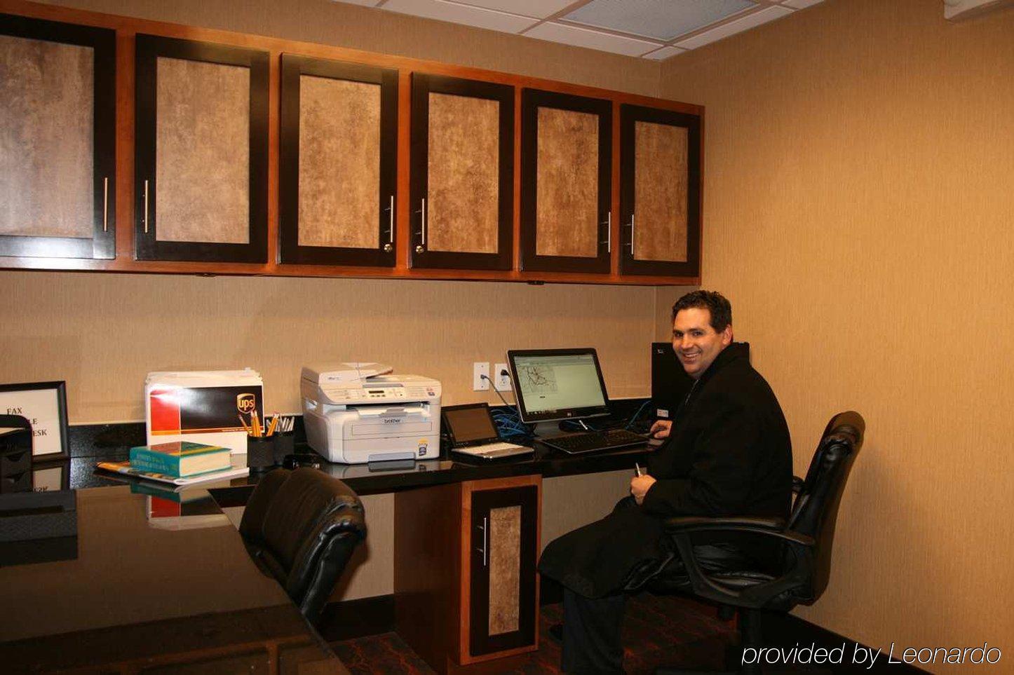 Hampton Inn & Suites New Castle, Pa Удобства фото