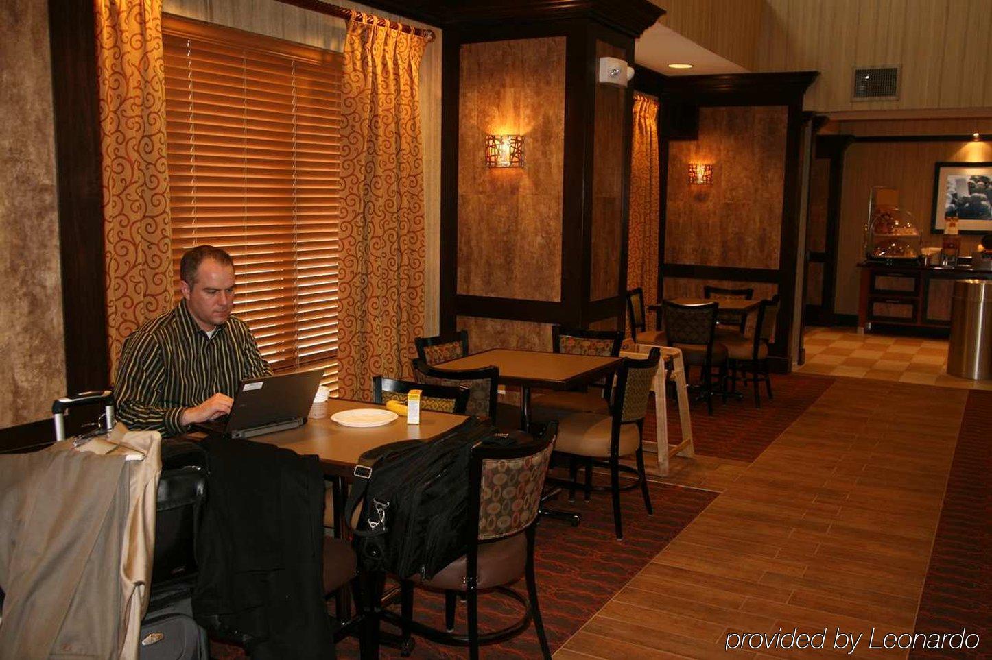 Hampton Inn & Suites New Castle, Pa Ресторан фото